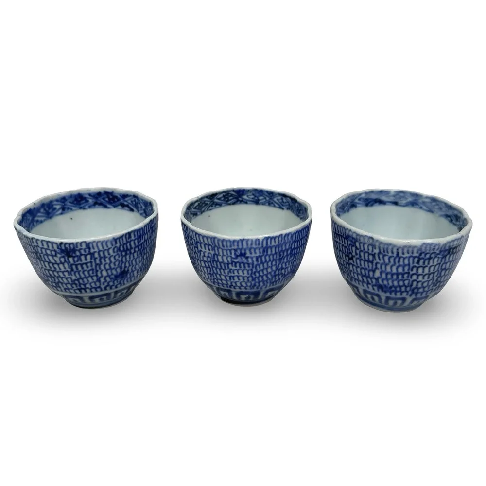 Vintage Japanese Blue and White Porcelain Tea Cups Scalloped‎ Set of 3